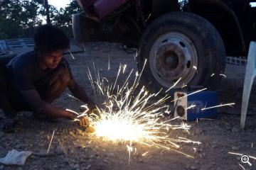 Mechaniker Werkstatt in Myanmar
