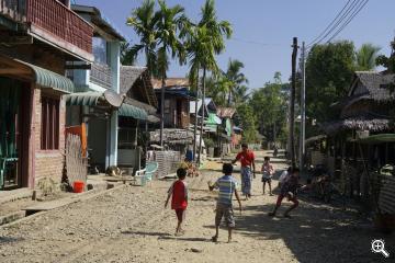 Straßenfußball in Myanmar