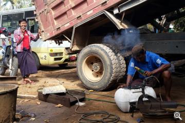 Motorrad Werkstatt Myanmar