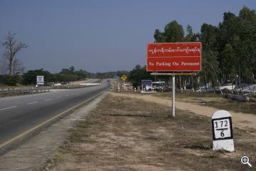 Verbotsschild in Myanmar