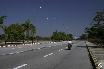 Gute Strassen in Naypyidaw, Myanmar