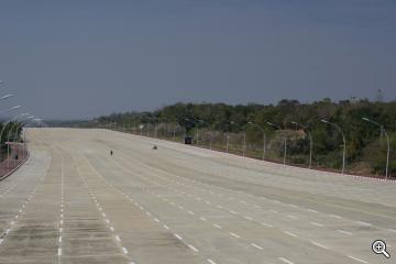 Naypyidaw, Myanmar, breite Strassen