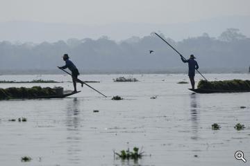 Einbeinruderer am Inle See