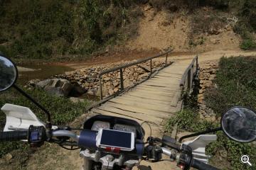 Brücke an Bergstrasse bei Hsipaw